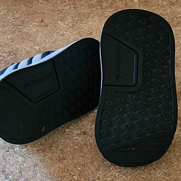 Toddler sneakers & shoes - Picture 2 of 16